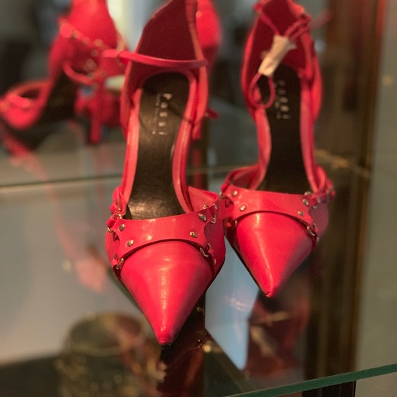 Passi Stilettos - Picture 1 of 2